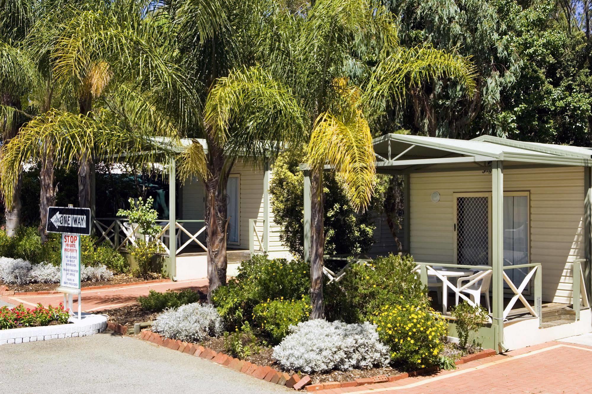 Acclaim Kingsway Tourist Park Hotel Madeley Exterior foto